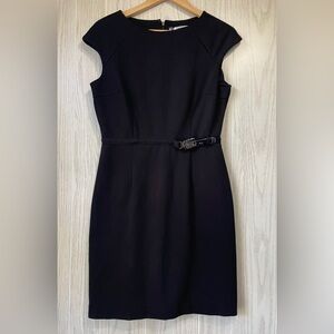 WOMENS JENNIFER LOPEZ BLACK CAP SLEEVE DRESS W/ SILVER METAL BUCKLE  SZ 12 EUC